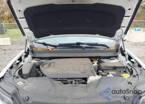 2019 Jeep Cherokee Altitude 4X4 from USA, damaged, VIN 1C4PJMLX1KD420857